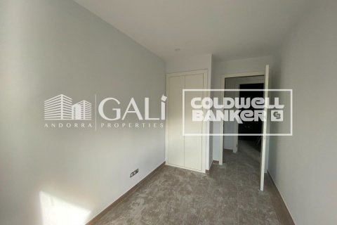 3 bedrooms apartment for rent in Principado De Andorra (Ninguna Poblacion Tiene C.P.), Lleida, Catalonia, Spain № 5261 - photo 8