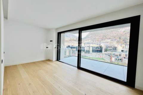3 bedrooms apartment for rent in Principado De Andorra (Ninguna Poblacion Tiene C.P.), Lleida, Catalonia, Spain № 5260 - photo 13