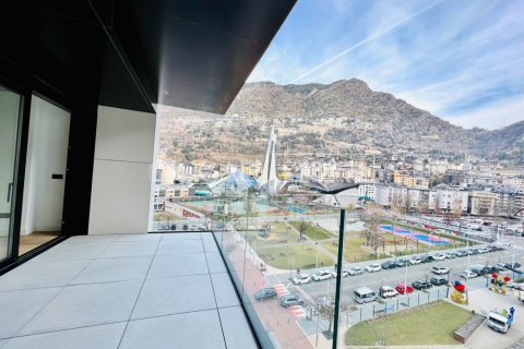 3 bedrooms apartment for rent in Principado De Andorra (Ninguna Poblacion Tiene C.P.), Lleida, Catalonia, Spain № 5260