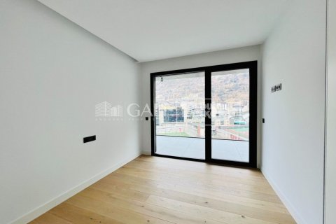 3 bedrooms apartment for rent in Principado De Andorra (Ninguna Poblacion Tiene C.P.), Lleida, Catalonia, Spain № 5260 - photo 19