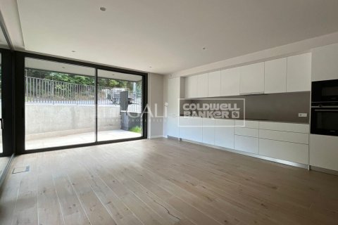 2 bedrooms apartment for rent in Principado De Andorra (Ninguna Poblacion Tiene C.P.), Lleida, Catalonia, Spain № 5265 - photo 2