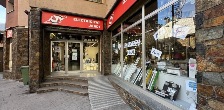 Коммерческая недвижимость 490м² в Принципате Андорре , Лерида, Каталония, Испания № 5264