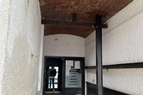 850 sq.m. commercial property for sale in Puigcerda, Girona, Catalonia, Spain № 4837 - photo 2