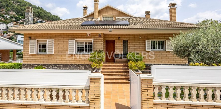 Дом с 4 спальнями в Валлиране, Барселона, Каталония, Испания № 2532