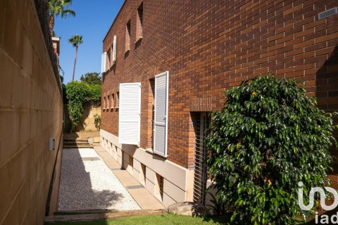6 bedrooms house for sale in Premia De Mar, Barcelona, Catalonia, Spain № 5102 - photo 7