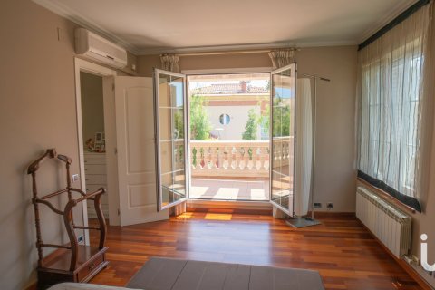 6 bedrooms house for sale in Premia De Mar, Barcelona, Catalonia, Spain № 5102 - photo 26