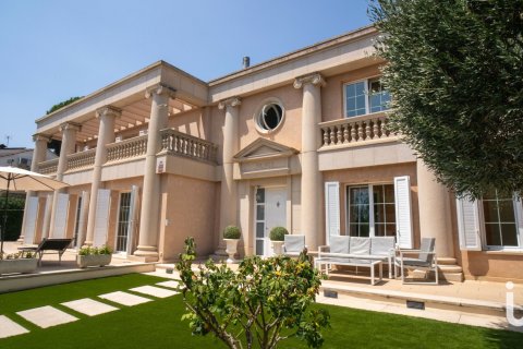 6 bedrooms house for sale in Premia De Mar, Barcelona, Catalonia, Spain № 5102