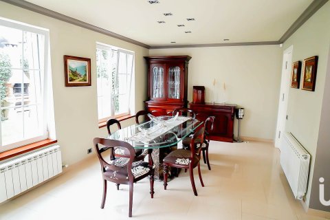 6 bedrooms house for sale in Premia De Mar, Barcelona, Catalonia, Spain № 5102 - photo 8