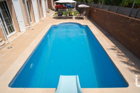 6 bedrooms house for sale in Premia De Mar, Barcelona, Catalonia, Spain № 5102 - photo 3