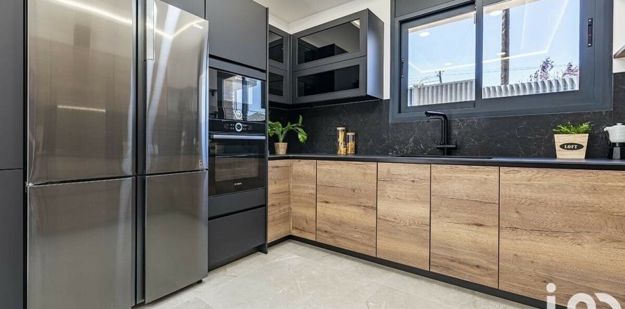 5 bedrooms house for sale in Canyelles, Barcelona, Catalonia, Spain № 5100