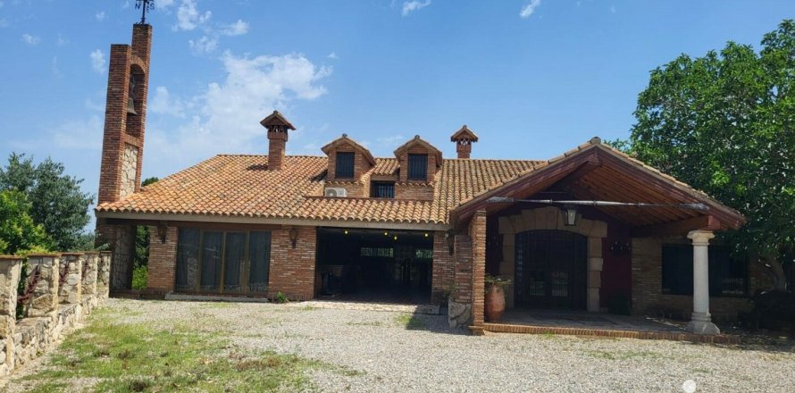 8 bedrooms castles for sale in El Mila, Tarragona, Catalonia, Spain № 5104