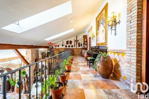 8 bedrooms castles for sale in El Mila, Tarragona, Catalonia, Spain № 5104 - photo 13