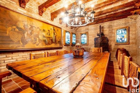 8 bedrooms castles for sale in El Mila, Tarragona, Catalonia, Spain № 5104 - photo 7