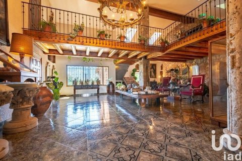 8 bedrooms castles for sale in El Mila, Tarragona, Catalonia, Spain № 5104 - photo 14