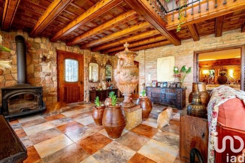 8 bedrooms castles for sale in El Mila, Tarragona, Catalonia, Spain № 5104 - photo 22