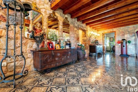 8 bedrooms castles for sale in El Mila, Tarragona, Catalonia, Spain № 5104 - photo 17