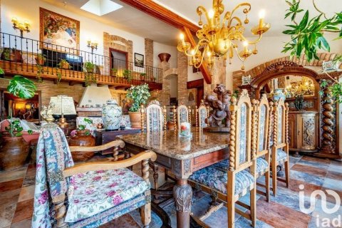 8 bedrooms castles for sale in El Mila, Tarragona, Catalonia, Spain № 5104 - photo 11