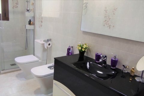 4 bedrooms house for sale in Lloret de Mar, Girona, Catalonia, Spain № 5105 - photo 13