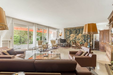 10 bedrooms villa for sale in Barcelona, Catalonia, Spain № 6508 - photo 18