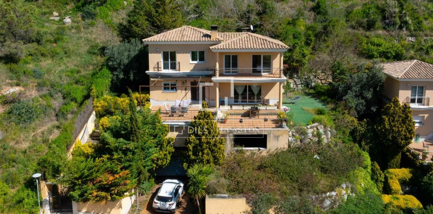 4 bedrooms villa for sale in Premia De Dalt, Barcelona, Catalonia, Spain № 6507