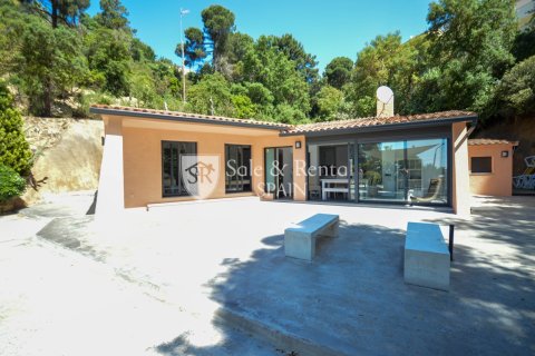 4 bedrooms house for sale in Lloret de Mar, Girona, Catalonia, Spain № 6677 - photo 3