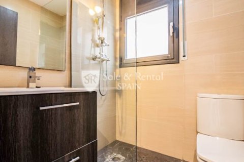 4 bedrooms house for sale in Lloret de Mar, Girona, Catalonia, Spain № 6677 - photo 20