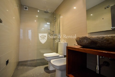 4 bedrooms house for sale in Lloret de Mar, Girona, Catalonia, Spain № 6677 - photo 13