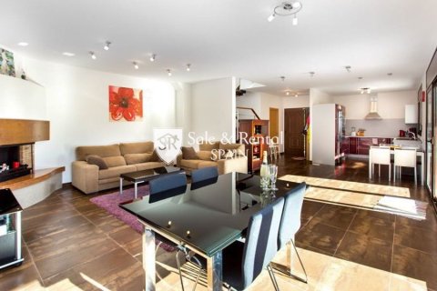 4 bedrooms house for sale in Lloret de Mar, Girona, Catalonia, Spain № 6682 - photo 5