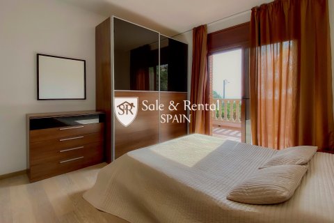 4 bedrooms house for sale in Lloret de Mar, Girona, Catalonia, Spain № 6682 - photo 15