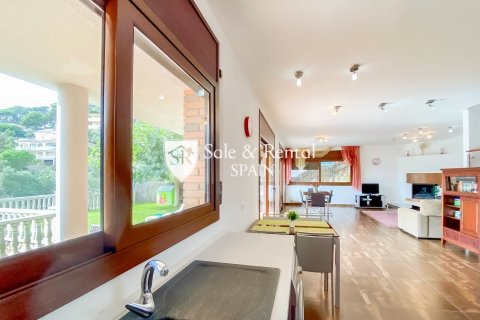 4 bedrooms house for sale in Lloret de Mar, Girona, Catalonia, Spain № 6682 - photo 6