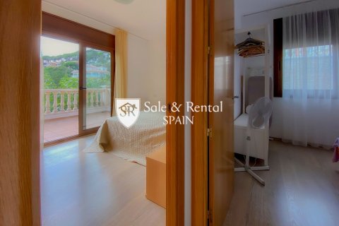 4 bedrooms house for sale in Lloret de Mar, Girona, Catalonia, Spain № 6682 - photo 14