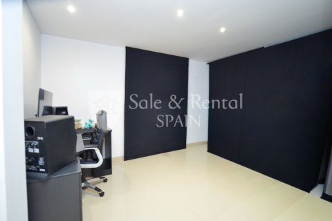 5 bedrooms house for sale in Santa Susanna, Barcelona, Catalonia, Spain № 6680 - photo 28