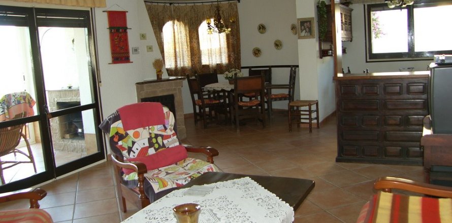 Вилла с 3 спальнями в Розы, Герона, Каталония, Испания № 867