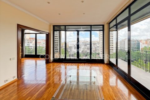 Квартира с 7 спальнями в Барселоне, Каталония, Испания № 2479