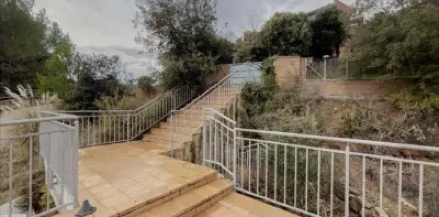 Сasa de 4 dormitorios en venta en Matadepera, Barcelona, Cataluña, Spain № 2292