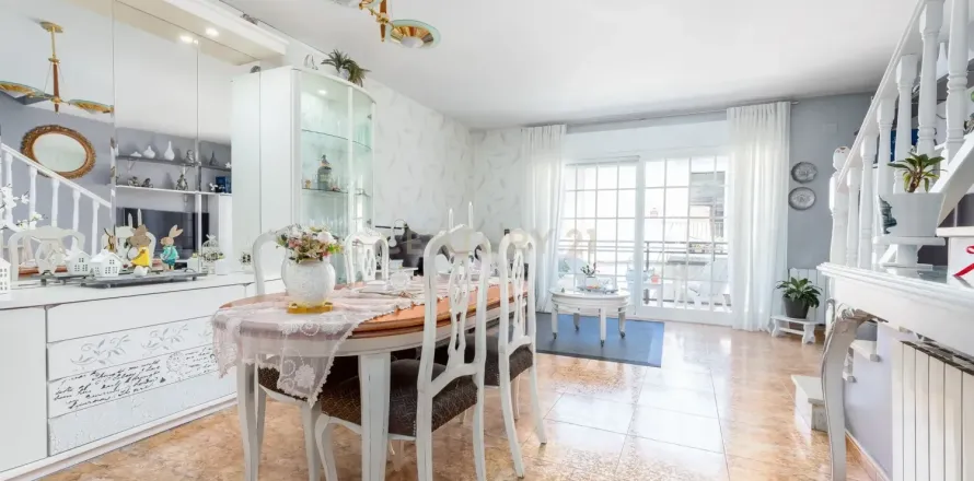 5 chambres house à vendre à La Llagosta, Barcelona, Catalonia, Spain № 2290