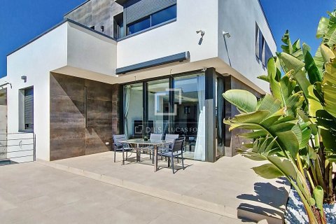 4 chambres villa à vendre à Vilanova i la Geltru, Barcelona, Catalonia, Spain № 3802