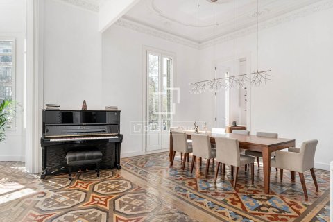 5 chambres apartment à vendre à Barcelona, Catalonia, Spain № 3804 - photo 7