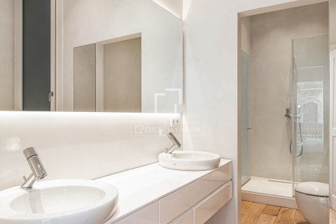 5 chambres apartment à vendre à Barcelona, Catalonia, Spain № 3804 - photo 21