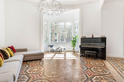 5 chambres apartment à vendre à Barcelona, Catalonia, Spain № 3804