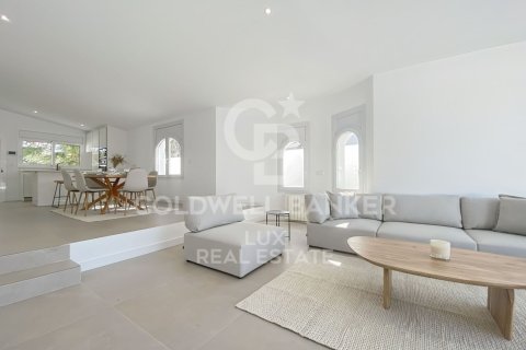3 bedrooms villa for sale in Empuriabrava, Girona, Catalonia, Spain № 5956 - photo 5