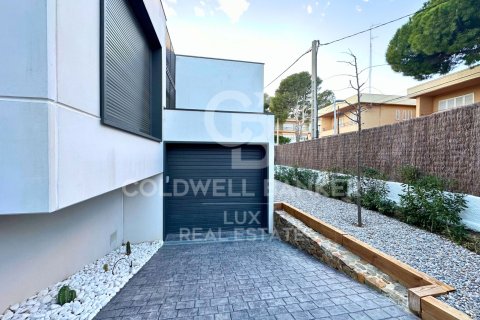 Купить виллу в Лланка, Испания с 5 спален, 289м², № 5952 - фото 16