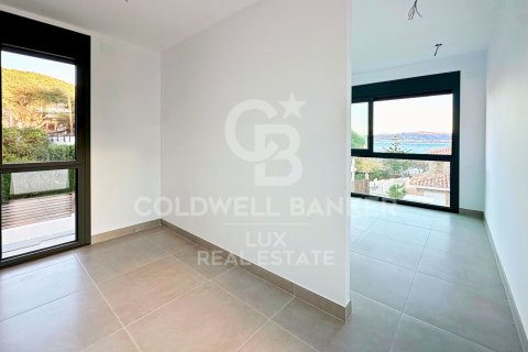 Купить виллу в Лланка, Испания с 5 спален, 289м², № 5952 - фото 11