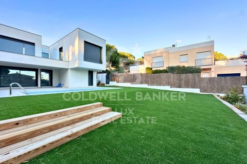 Купить виллу в Лланка, Испания с 5 спален, 289м², № 5952 - фото 4