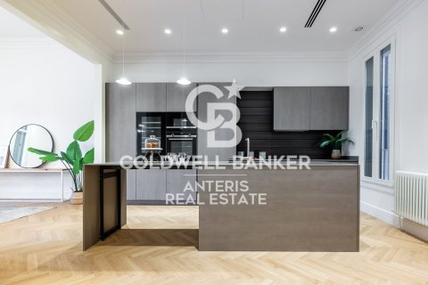 2 bedrooms apartment for sale in Barcelona, Catalonia, Spain № 5957 - photo 3