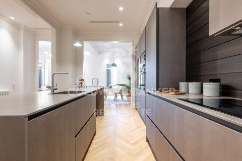 2 bedrooms apartment for sale in Barcelona, Catalonia, Spain № 5957 - photo 4