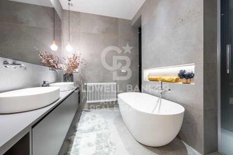 2 bedrooms apartment for sale in Barcelona, Catalonia, Spain № 5957 - photo 9