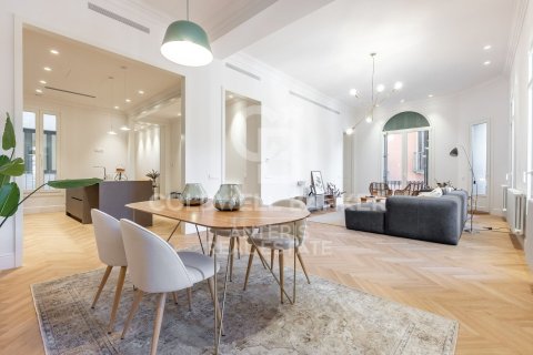 2 bedrooms apartment for sale in Barcelona, Catalonia, Spain № 5957 - photo 2