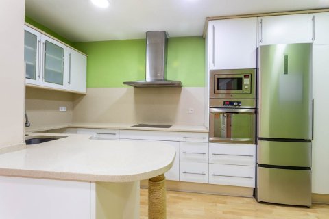 Купить квартиру в Барселона, Испания с 5 комнат, 140м², № 1481 - фото 8