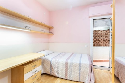 Купить квартиру в Барселона, Испания с 5 комнат, 140м², № 1481 - фото 19